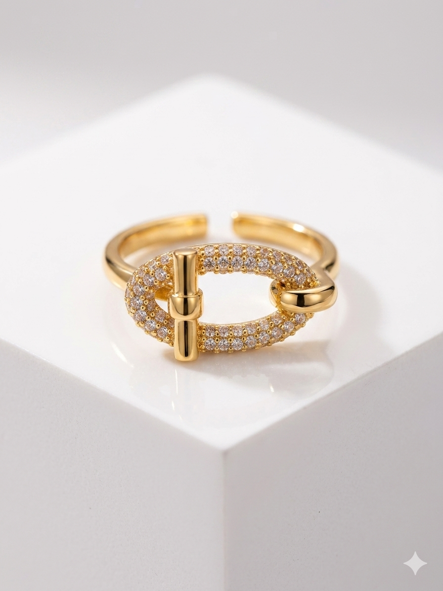 Luxe Oval Lock Ring