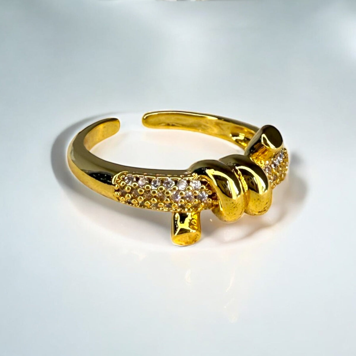 Love me Knot Ring